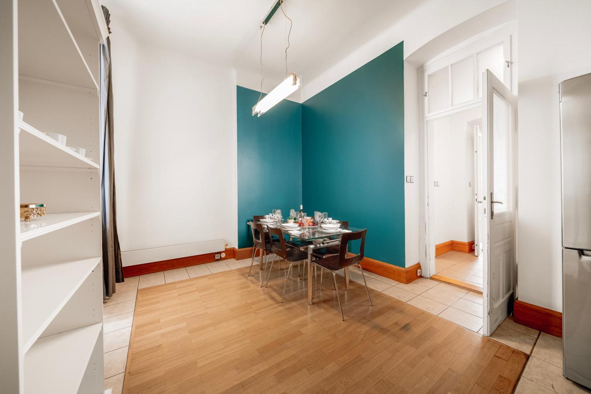 Appartamento Heritage Haven Charming 3br Center