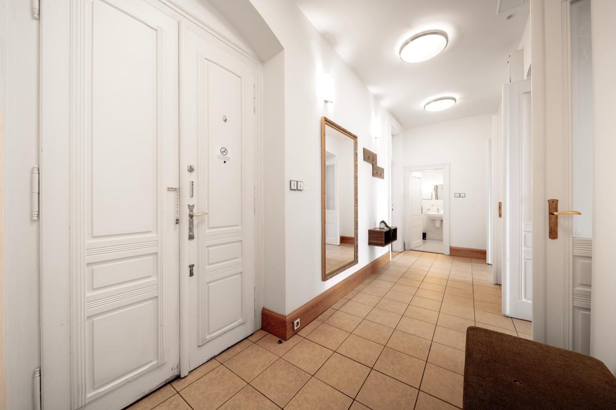 Appartamento Heritage Haven Charming 3br Center
