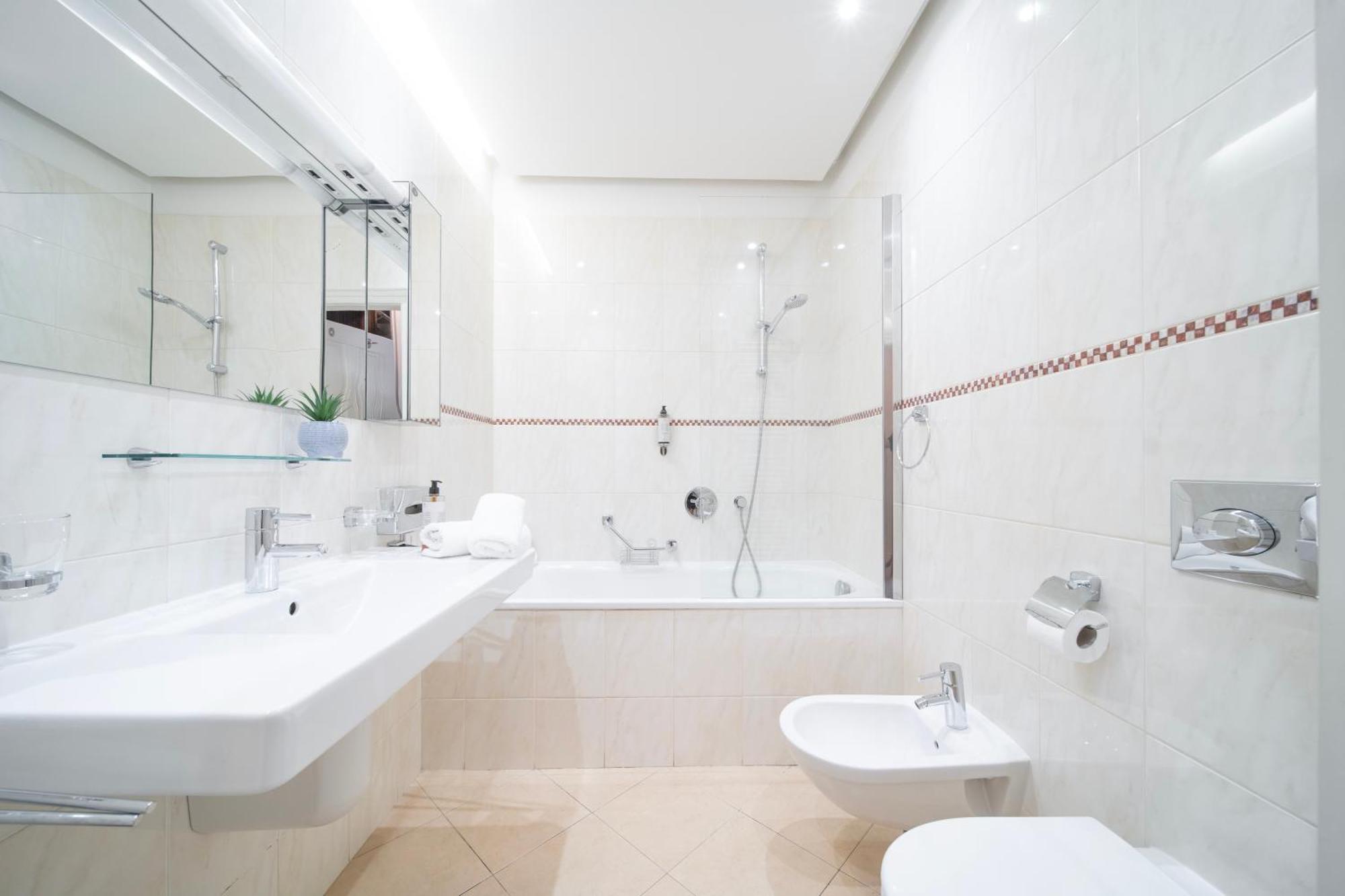 Appartamento Heritage Haven Charming 3br Center *